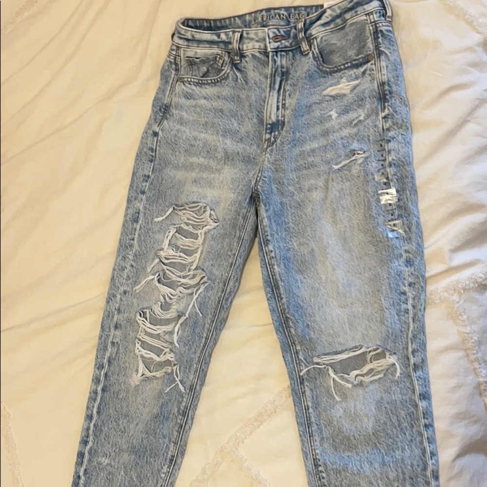 American Eagle High waisted mom jeans